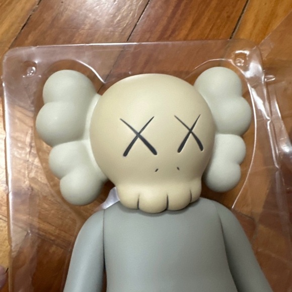 Kaws 5 Years Later (5YL) - Picture 3 of 6